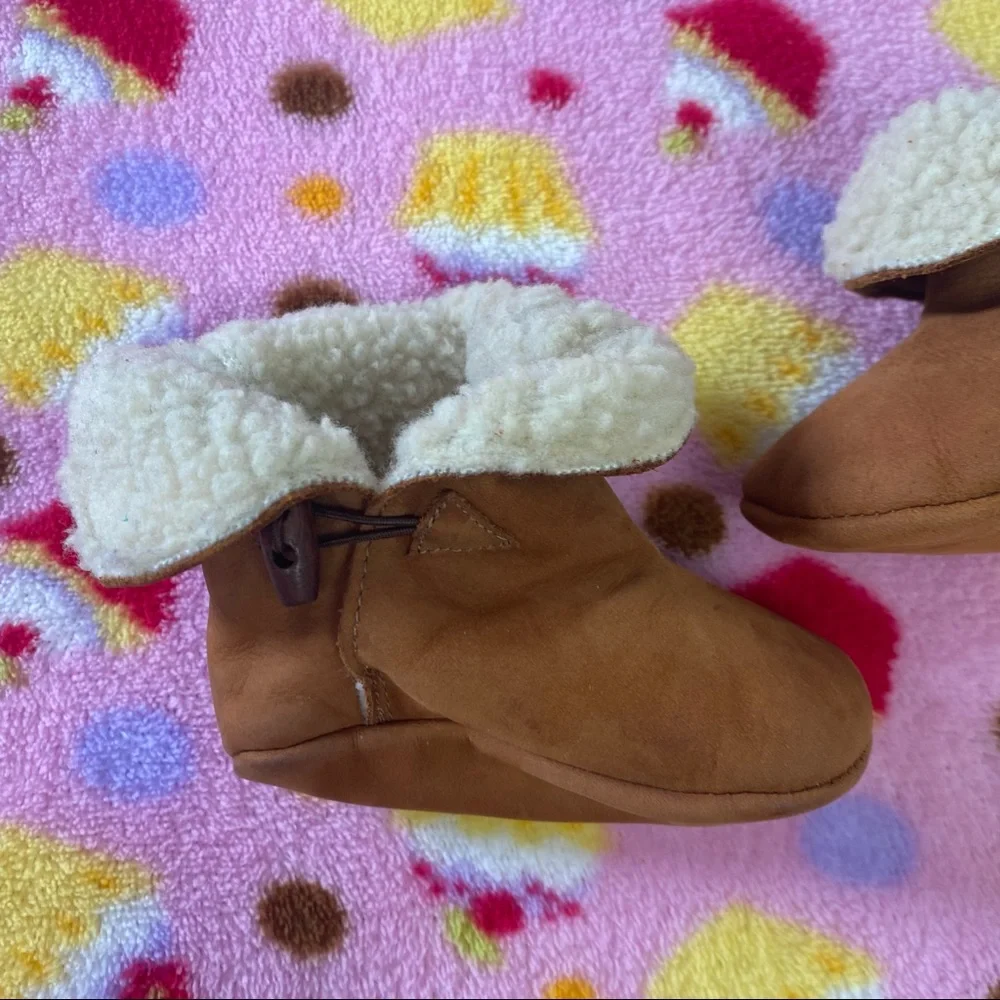 Zara mini baby shearling suede moccasins